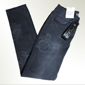 DG2 Diane Gilman Embroidered Skinny Jeans, 8 New with Tags